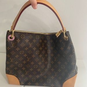Louis Vuitton Berri PM Monogram Canvas Handbag